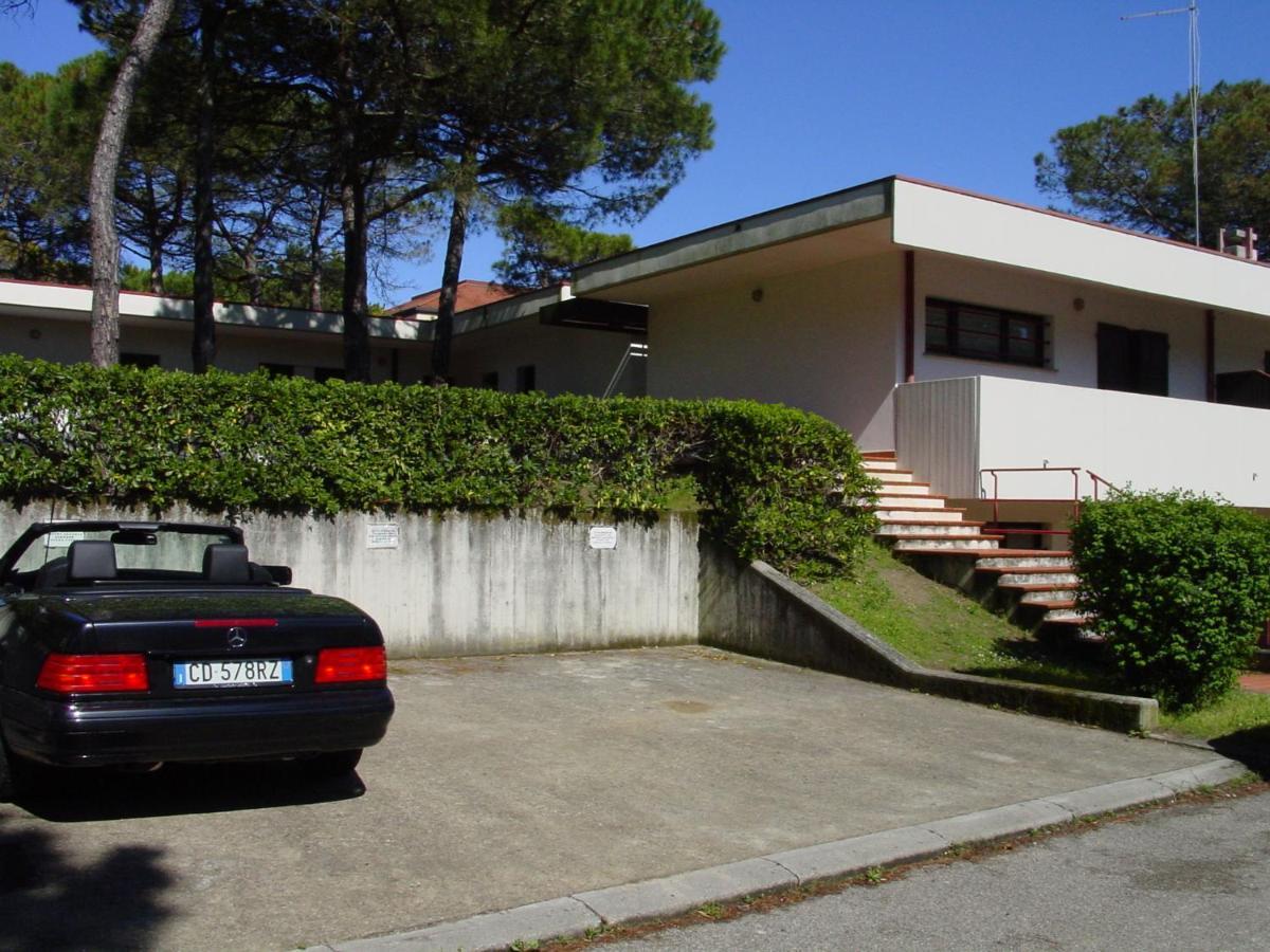 Flat In Lignano Pineta Apartment Lignano Sabbiadoro Bagian luar foto
